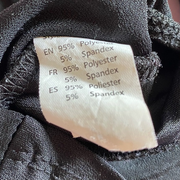 Revamped black bow top 🖤 - Picture 4 of 4